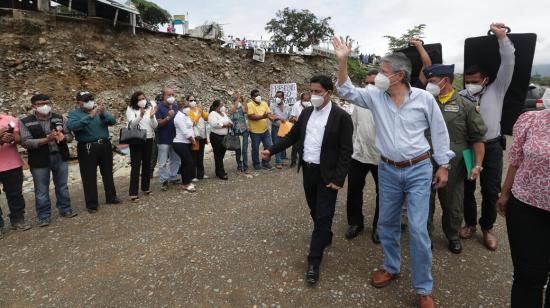 El presidente Guillermo Lasso, durante un evento de evaluación de afectaciones a causa de la temporada invernal, en la provincia de Los Ríos, el 18 de febrero de 2022.