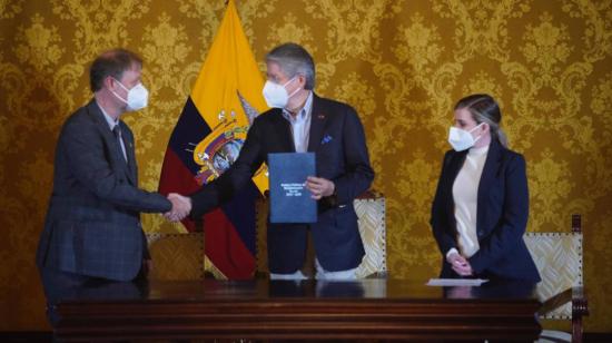 El presidente Guillermo Lasso firmó un nuevo decreto ejecutivo para reducir el hacinamiento carcelario. Quito, 21 de febrero de 2022