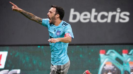 Sebastián Rodríguez celebra el gol que le convirtió a IDV en la Fecha 2 de la LigaPro, en el EStadio Banco Guayaquil el 27 de febrero de 2022.