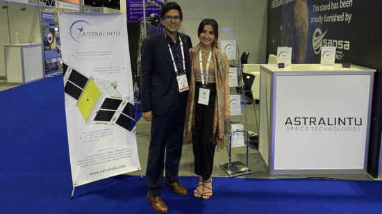 Equipo de Astralintu en el International Astronautical Congress 2021, en Dubai.