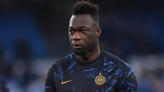 Felipe Caicedo en un partido del Inter de Milán ante el Napoli, por la Serie A italiana, el 12 de febrero de 2022. 