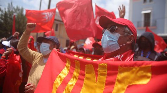 Manifestación de los maestros de la UNE, en la Asamblea Nacional. 15 de marzo de 2022