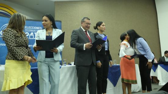 El 6 de junio de 2019, el CNE entregó las credenciales a los consejeros electos para el Cpccs.