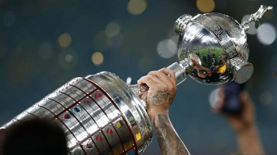 Trofeo de la Copa Libertadores, el torneo más importante de América. 