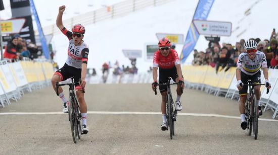 Joao Almeida, en la meta de la Etapa 4 de la Volta a Catalunya, el 24 de marzo de 2022.