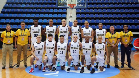 La selección ecuatoriana de baloncesto, durante su participación en el Sudamericano de Venezuela, en marzo de 2022.