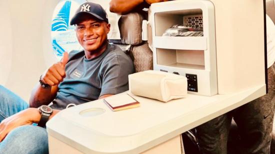 Antonio Valencia, viajando a Catar, el 28 de marzo de 2022.