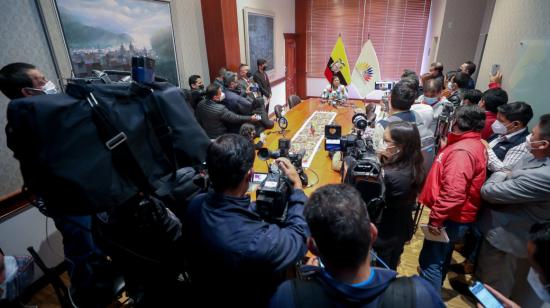 La presidenta de la Asamblea, Guadalupe Llori, en rueda de prensa este 1 de abril de 2022.