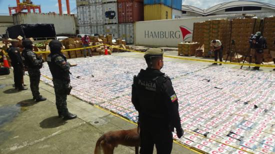 La Policía incautó tres toneladas de cocaína en uno de los puertos de Guayaquil, el 1 de abril de 2022.