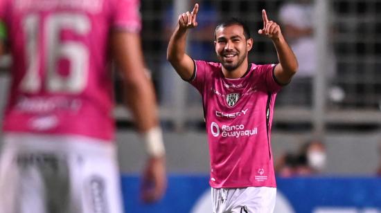 Junior Sornoza, de Independiente del Valle, celebra un gol ante América Mineiro, en Brasil, el 6 de abril de 2022.