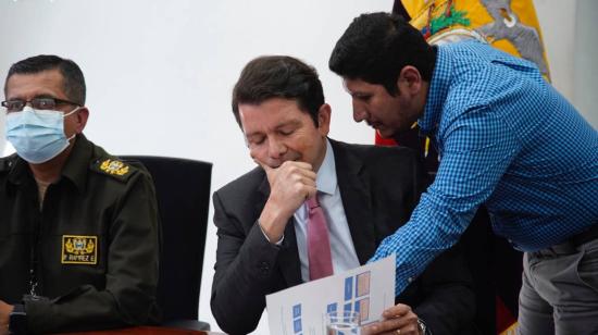 Pablo Ramírez, director de SNAI, y Francisco Jiménez, ministro de Gobierno. Quito, 12 de abril de 2022.