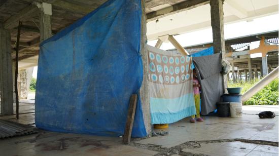 Damnificada del terremoto vive en una carpa en Pedernales, 7 de abril de 2022.