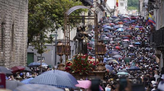 La multitudinaria procesión de Viernes Santo, Jesús del Gran Poder, recorrió las calles del Centro Histórico de Quito, el 15 de abril de 2022.