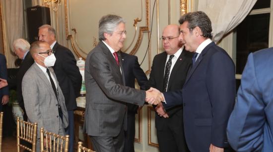 El presidente Guillermo Lasso se reunió con inversionistas argentinos en Ecuador Open for Business, en Buenos Aires, el 18 de abril de 2022.