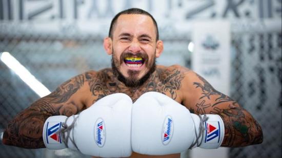 El peleador de artes marciales mixtas, Marlon 'Chito' Vera durante uno de sus entrenamientos el 4 de abril de 2022.