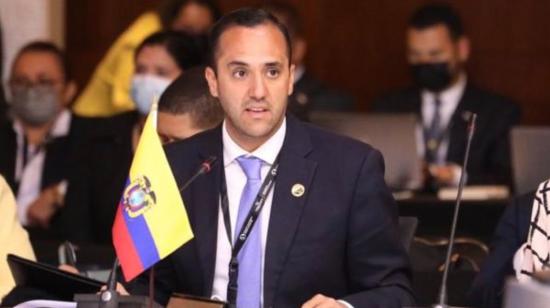 El canciller Juan Carlos Holguín, durante la reunión ministerial sobre migración, en Panamá, el 20 de abril de 2022.