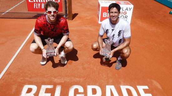 Ariel Behar y Gonzalo Escobar celebran su título en el Serbia Open, el 23 de abril de 2022. 