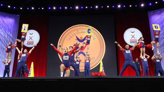 El equipo ecuatoriano, durante el Mundial de Cheerleading, en Orlando, el 22 de abril de 2022.