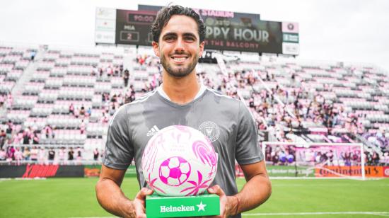 Leonardo Campana recibió el premio a jugador del partido en la victoria del Inter Miami sobre el Atlanta United, el 24 de abril de 2022.