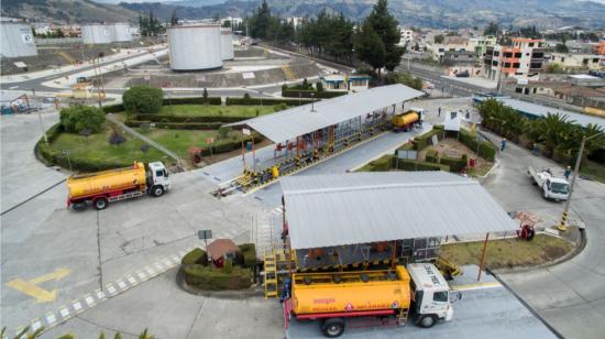 Despacho de gasolinas y diésel en la Terminal Ambato de Petroecuador, el 21 de abril de 2022.