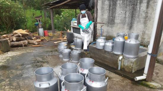 Operativos de control a la producción de leche en Carchi por parte de Arcsa, en julio de 2021.