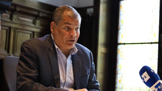 El expresidente ecuatoriano Rafael Correa en entrevista con EFE, el 27 de abril de 2022, en Bruselas.