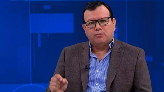 El ministro de Agricultura, Bernardo Manzano, durante su entrevista en Teleamazonas, el 9 de mayo de 2022.