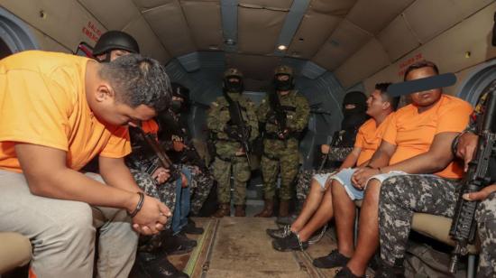 Traslado de seis cabecillas de bandas criminales de Santo Domingo a La Roca y la Penitenciaría del Litoral, el 9 de mayo de 2022.