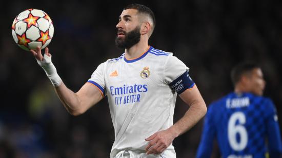 Karim Benzema, durante el partido del Real Madrid ante el Chelsea, el 6 de abril de 2022.