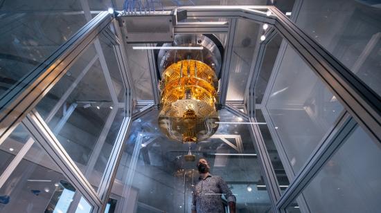 Vista frontal de un computador cuántico creado en 2020, en el Museo del Futuro de Nuremberg, en Alemania, el 6 de agosto de 2021. 