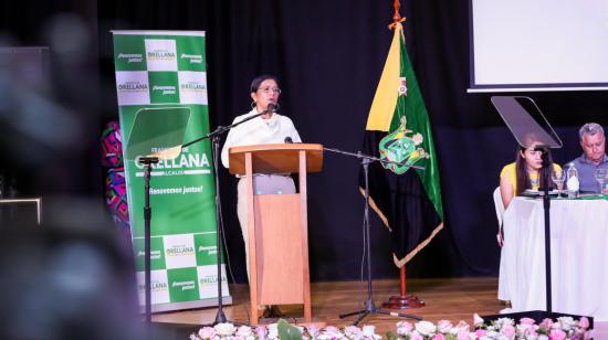 La presidenta de la Asamblea, Guadalupe Llori, durante la sesión solemne por los 53 años de cantonización de Orellana, el 30 de abril de 2022.