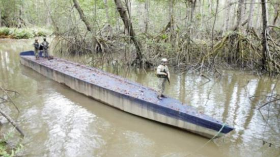 La Armada colombiana destruyó un semisumergible con capacidad para transportar hasta cuatro toneladas de cocaína, el 14 de mayo de 2022.