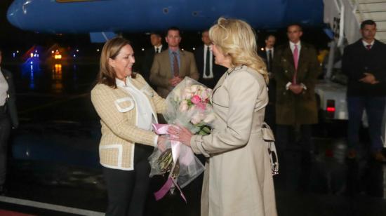 La Primera Dama de EE. UU., Jill Biden, fue recibida por María de Lourdes Alcívar. Quito, 18 de mayo de 2022