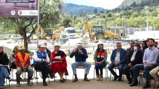 El presidente Guillermo Lasso, durante la presentación de su Plan Vial 2025 desde el cantón azuayo de Paute, el 26 de mayo de 2022.