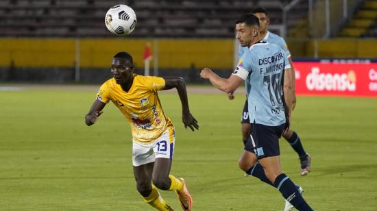 Facundo Martínez, de Universidad Católica, en el partido ante Delfín, en el estadio Olímpico Atahualpa, el 29 de mayo de 2022.