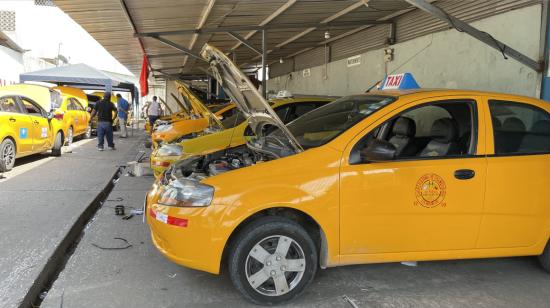 Taller de instalación de sistema GLP para taxis. Guayaquil, 31 de mayo de 2022.