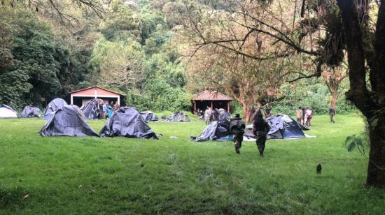 Personas acampan por el Día Mundial del Medio Ambiente, el 5 de junio de 2022.