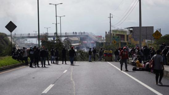 Manifestantes en el sector El Chasqui, en Cotopaxi, el 13 de junio de 2022.