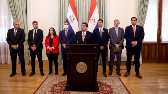 Autoridades de Argentina, Uruguay, Paraguay y Chile ofrecen una rueda de prensa en Asunción, el 16 de junio de 2022.