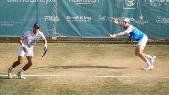 Gonzalo Escobar y Ariel Behar, durante el Abierto de Mallorca, el 22 de junio de 2022.