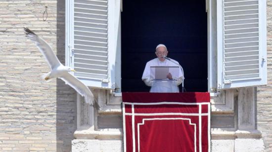 Desde la Plaza de San Pedro, el rezo de la oración del Ángelus, dirigido por el papa Francisco. Vaticano, 26 de junio de 2022.