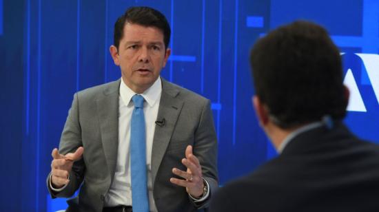 El ministro de Gobierno, Francisco Jiménez, durante su entrevista en Teleamazonas, el 7 de julio de 2022.