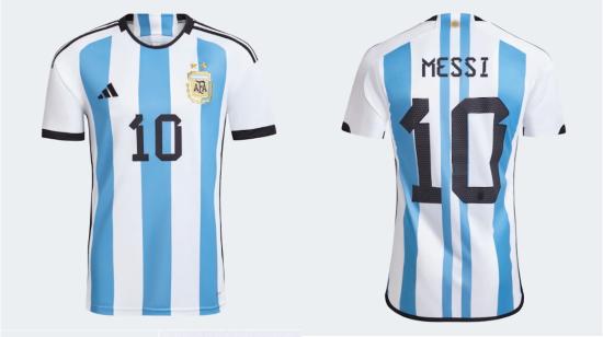 La selección argentina presentó su nueva camiseta el viernes 8 de julio de 2022.