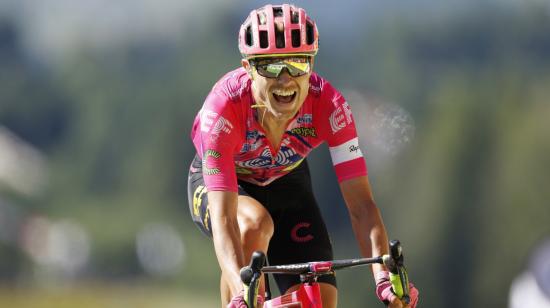 Magnus Cort Nielsen celebra su victoria en la Etapa 10 del Tour de Francia, el 12 de julio de 2022.
