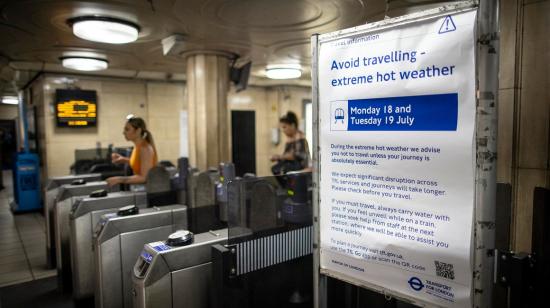 Aviso del Metro de Londres sobre las temperaturas extremas para la siguiente semana, el 17 de julio de 2022. 