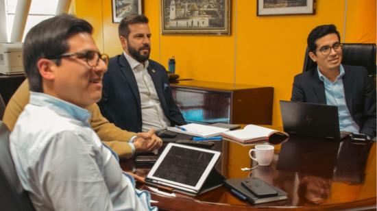 El ministro de Finanzas, Pablo Arosemena, durante una reunión telemática con personal del FMI el 6 de julio de 2022.