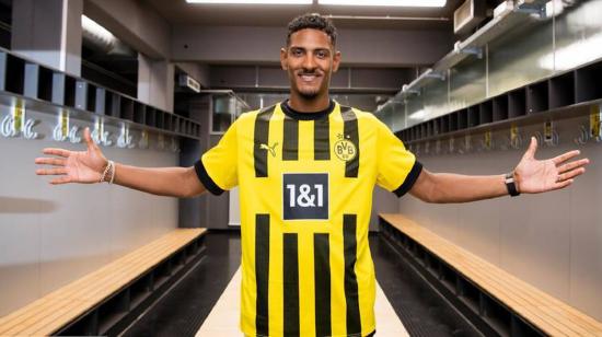 El delantero marfileño Sébastien Haller con la camiseta del Borussia Dortmund.