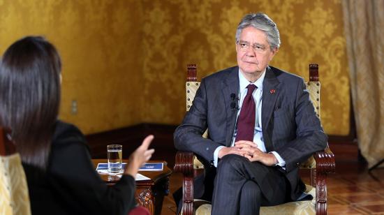 El presidente Guillermo Lasso, en entrevista con Bloomberg, este 13 de julio de 2022.