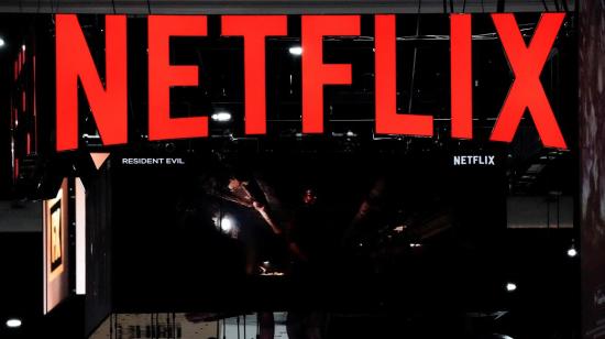 Las letras de Netflix sobre un escenario del Comic Con en San Diego, el 21 de julio de 2022. 