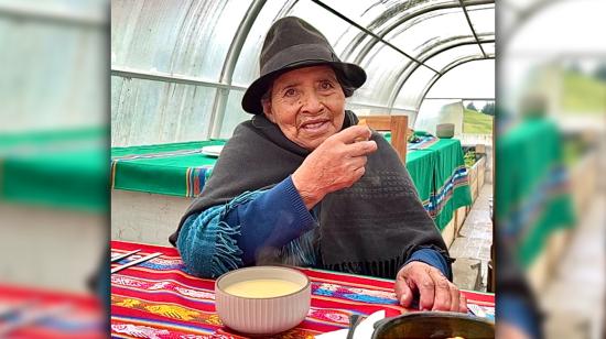 Mamá Lola es una de las últimas salineras de Ecuador.